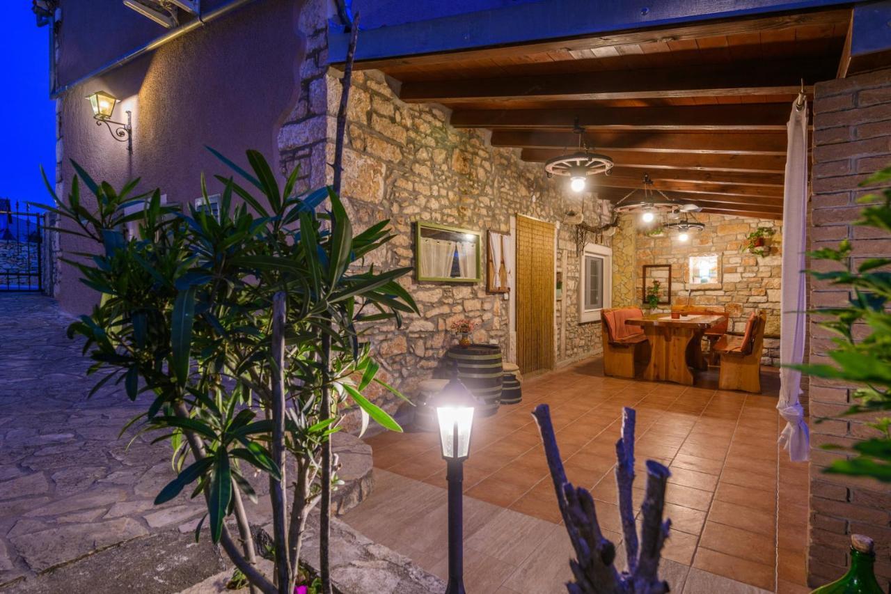 Rustic Istrian House Varesco Krnica Buitenkant foto