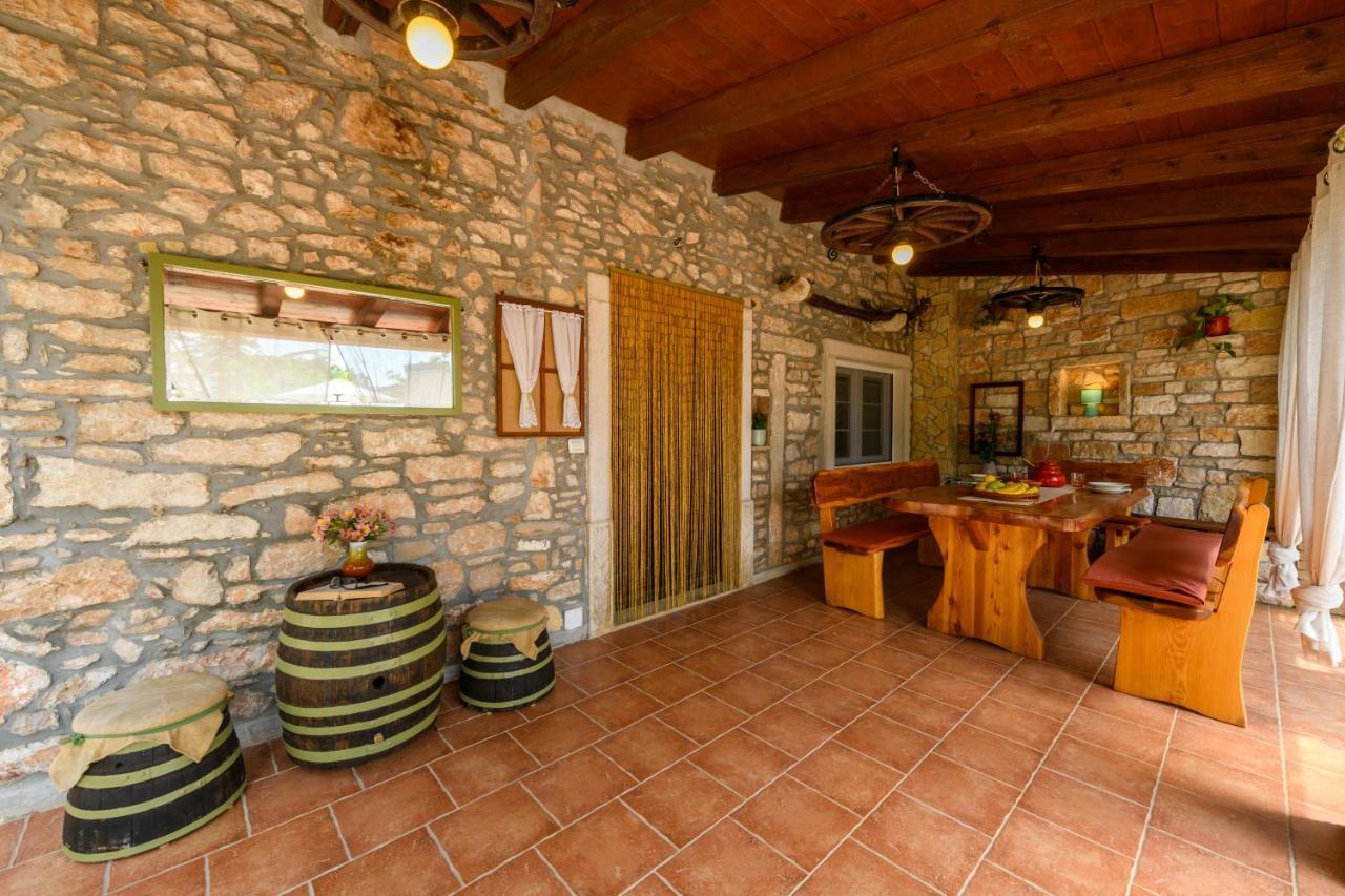 Rustic Istrian House Varesco Krnica Buitenkant foto