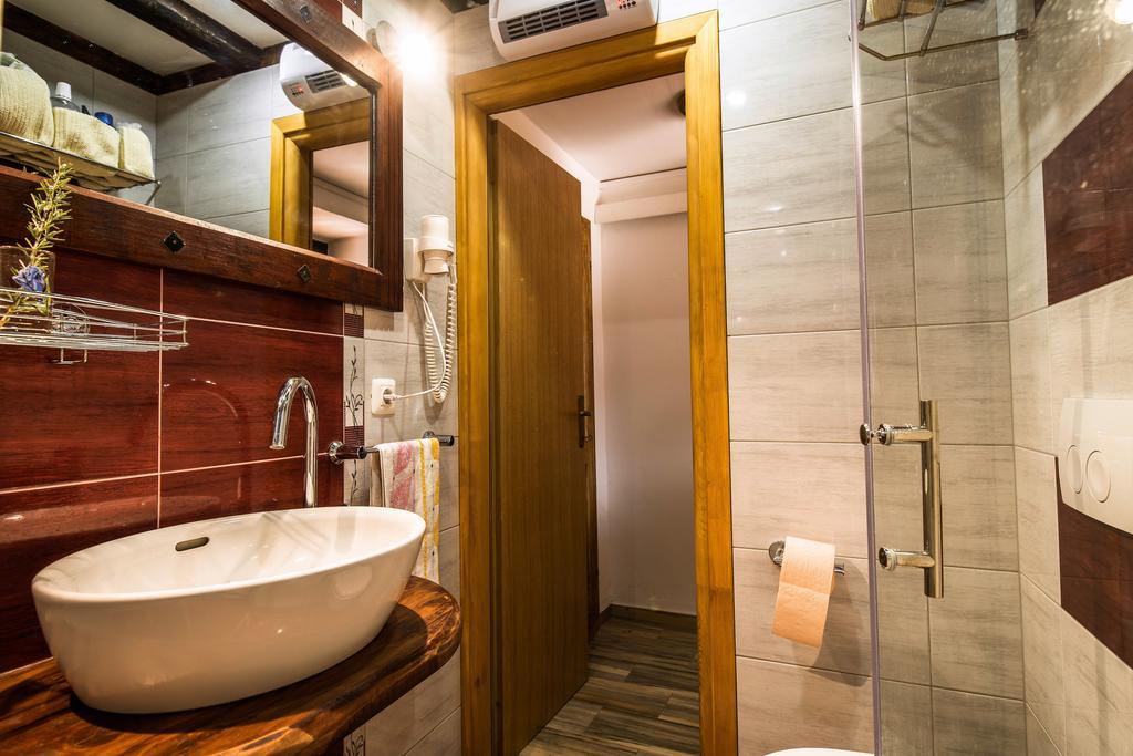 Rustic Istrian House Varesco Krnica Buitenkant foto