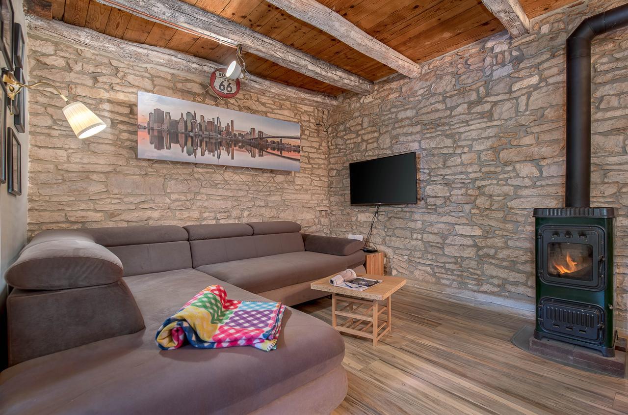 Rustic Istrian House Varesco Krnica Buitenkant foto