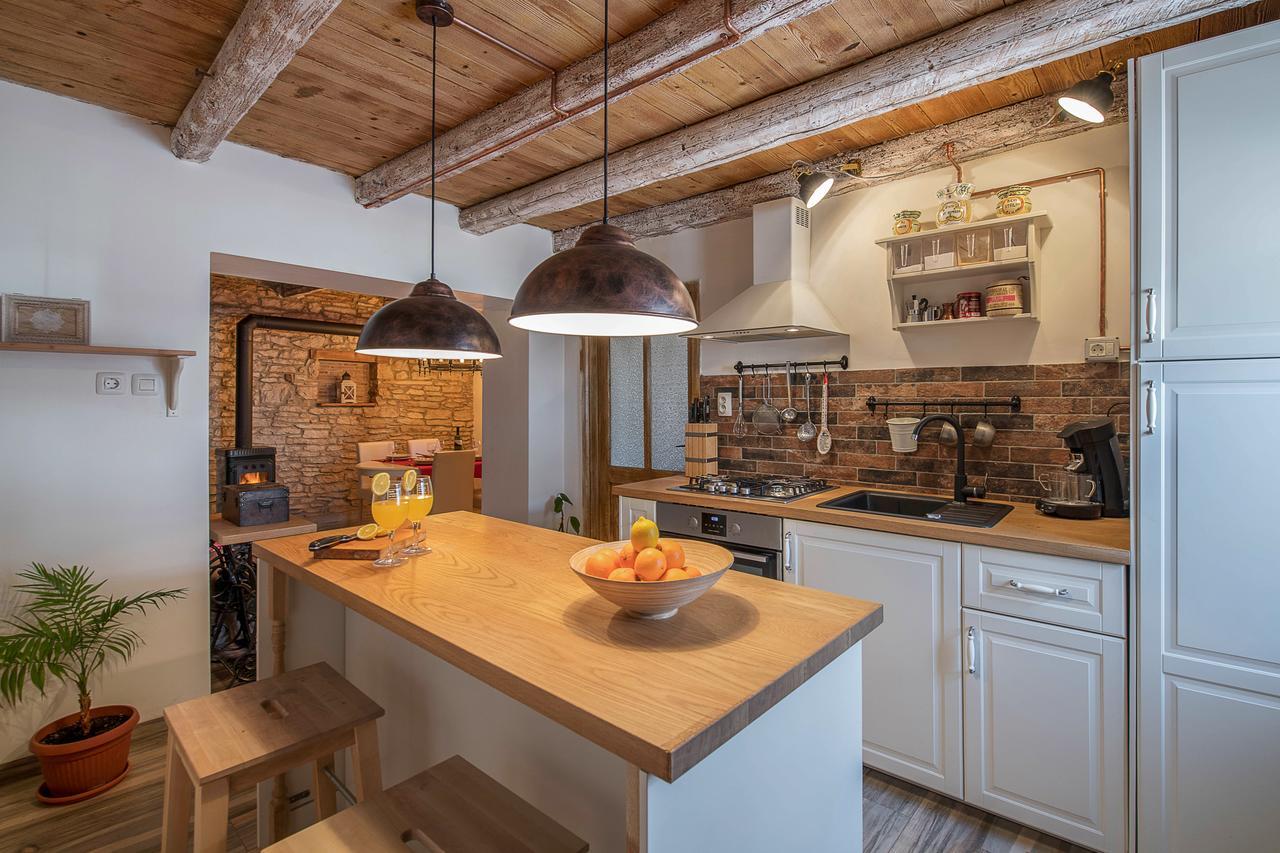 Rustic Istrian House Varesco Krnica Buitenkant foto