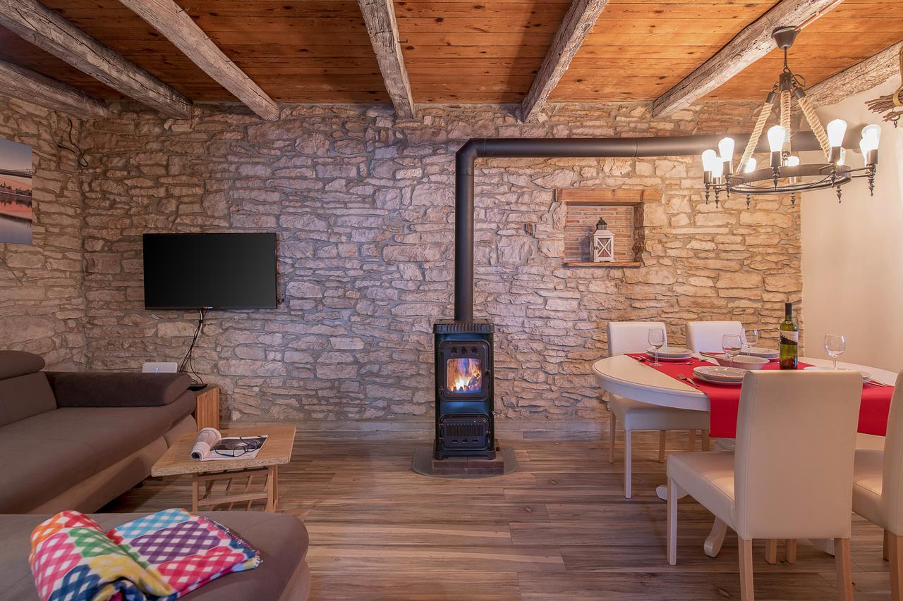 Rustic Istrian House Varesco Krnica Buitenkant foto